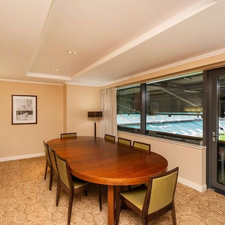 London Twickenham Stadium Hotel, A Member Of Radisson Individuals Bagian luar foto