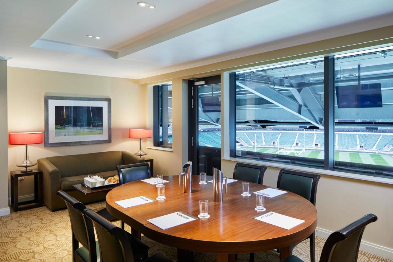 London Twickenham Stadium Hotel, A Member Of Radisson Individuals Bagian luar foto