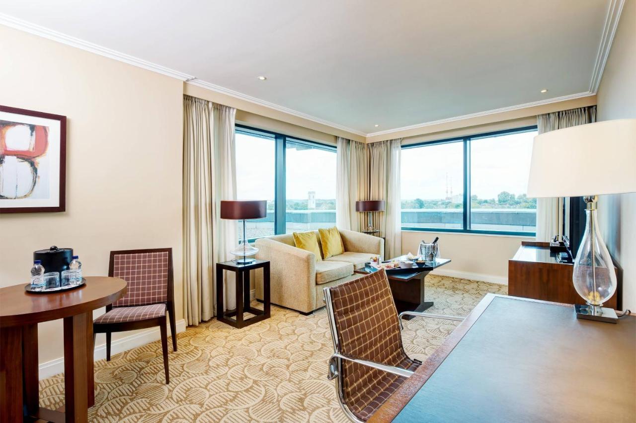 London Twickenham Stadium Hotel, A Member Of Radisson Individuals Bagian luar foto