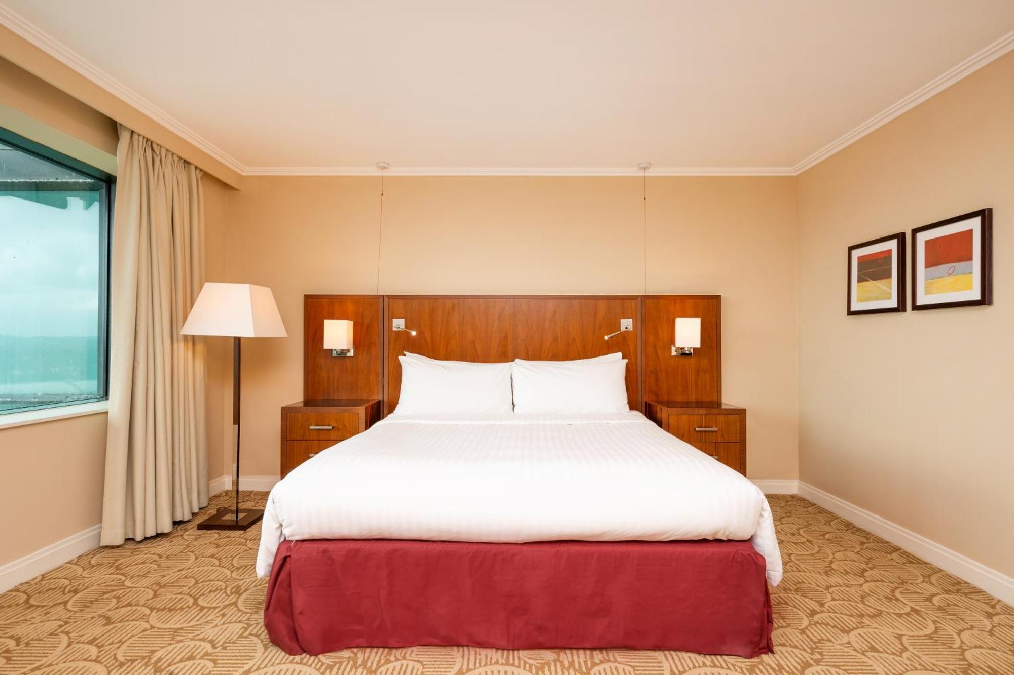 London Twickenham Stadium Hotel, A Member Of Radisson Individuals Bagian luar foto