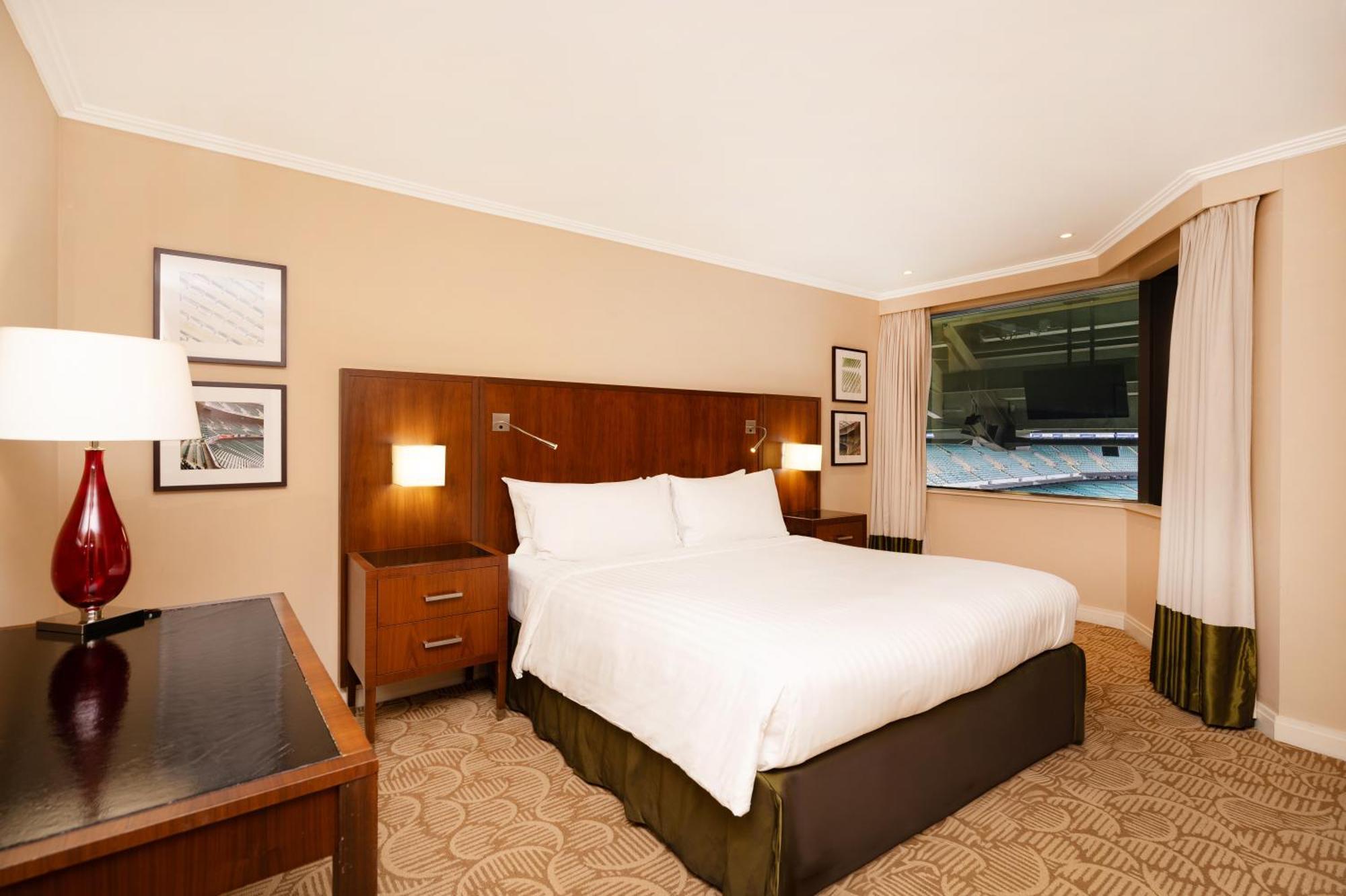 London Twickenham Stadium Hotel, A Member Of Radisson Individuals Bagian luar foto