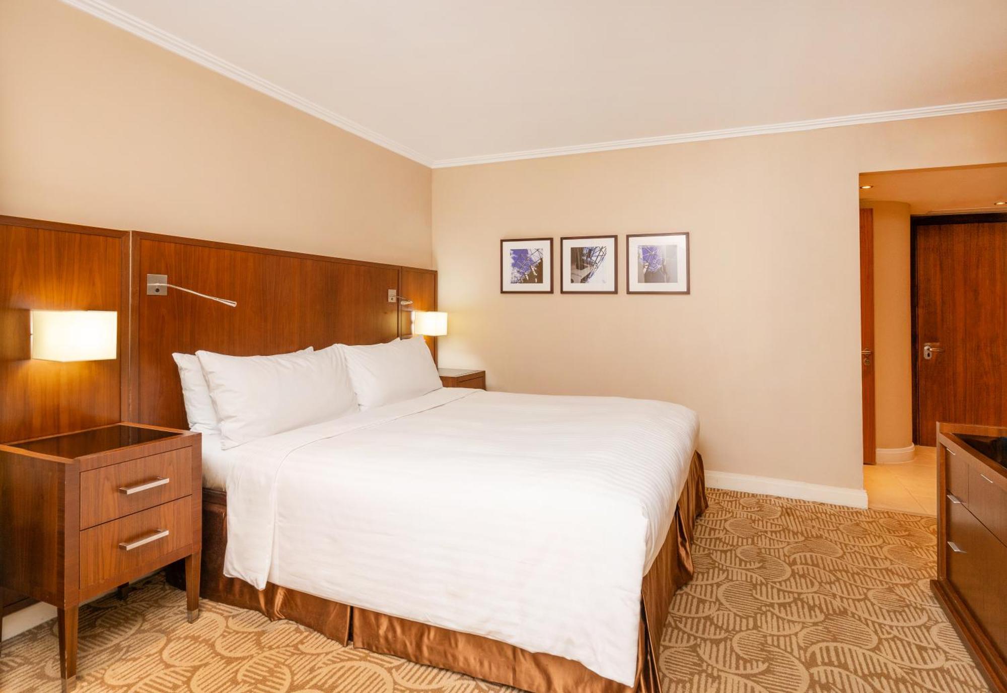 London Twickenham Stadium Hotel, A Member Of Radisson Individuals Bagian luar foto