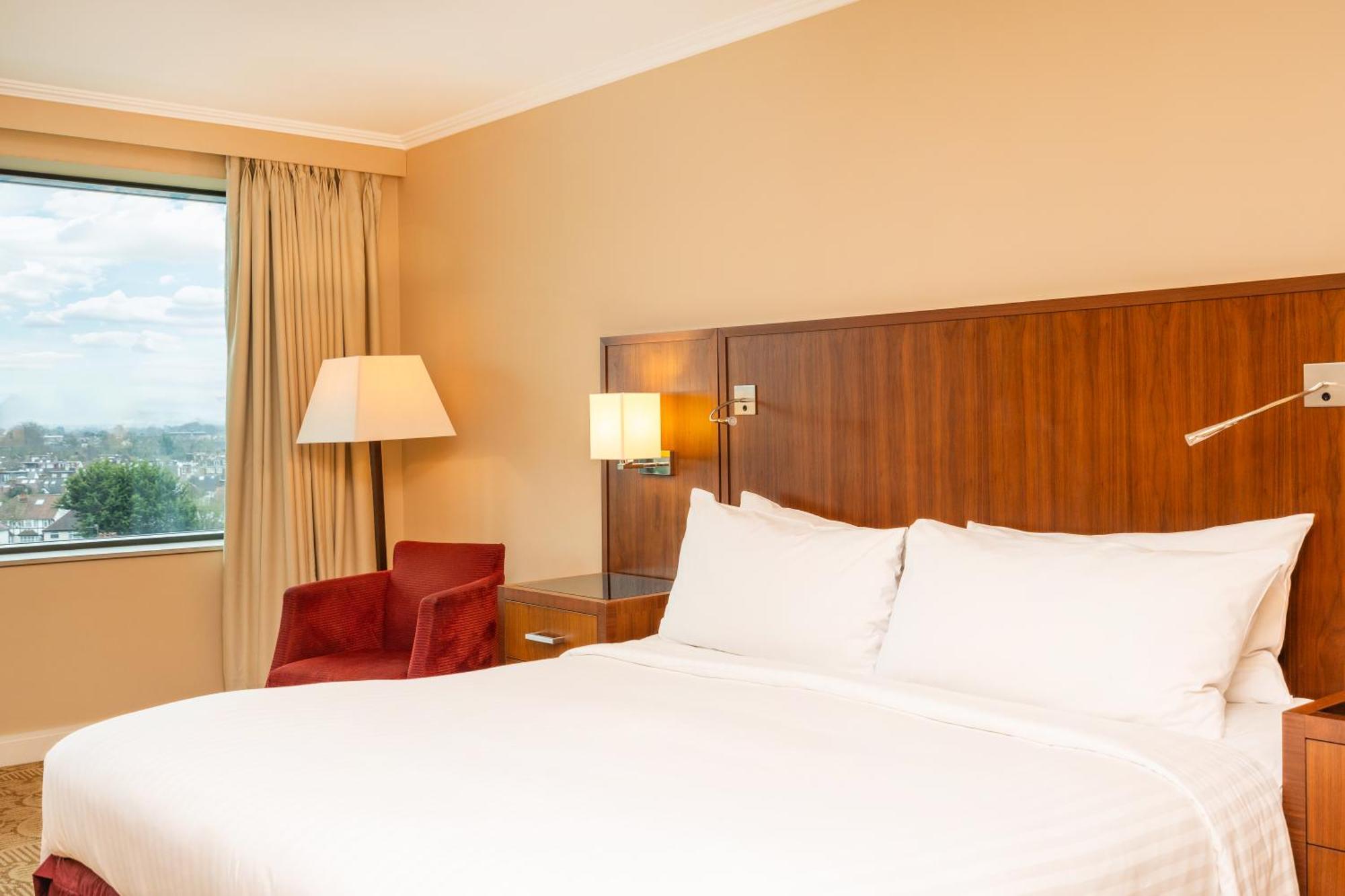 London Twickenham Stadium Hotel, A Member Of Radisson Individuals Bagian luar foto