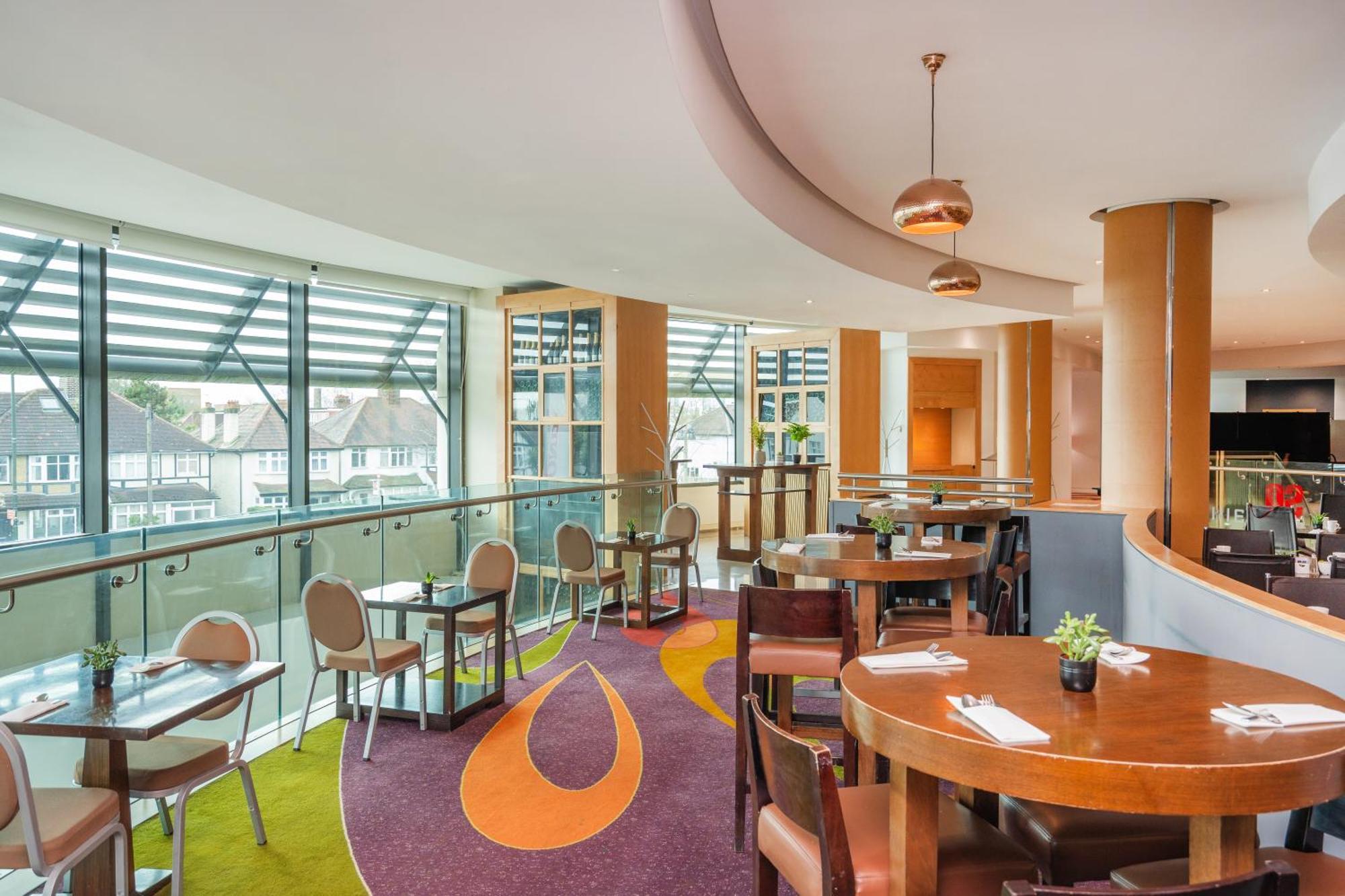 London Twickenham Stadium Hotel, A Member Of Radisson Individuals Bagian luar foto