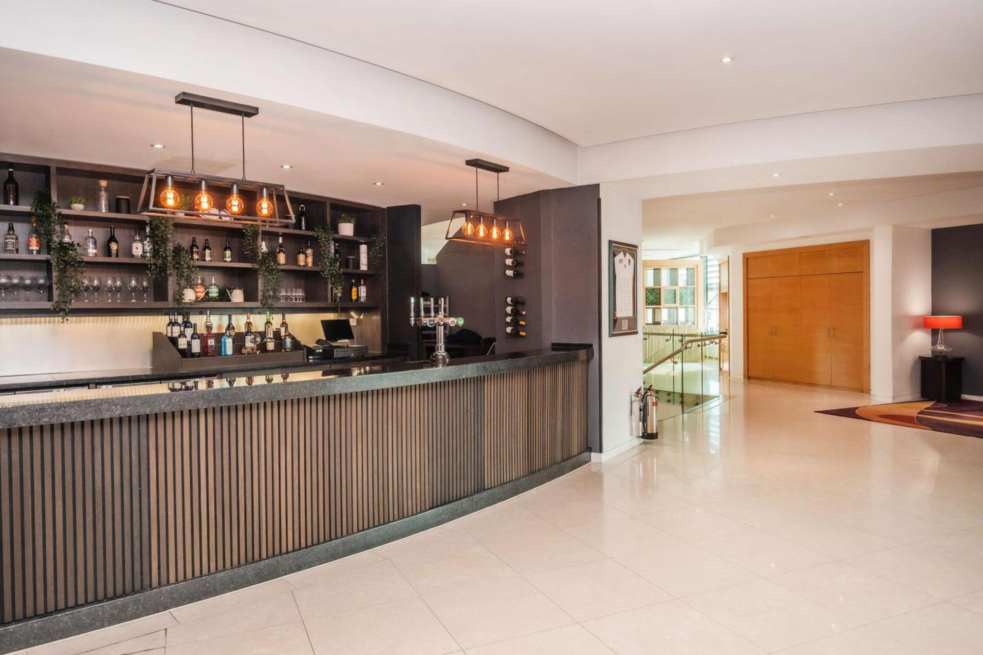 London Twickenham Stadium Hotel, A Member Of Radisson Individuals Bagian luar foto