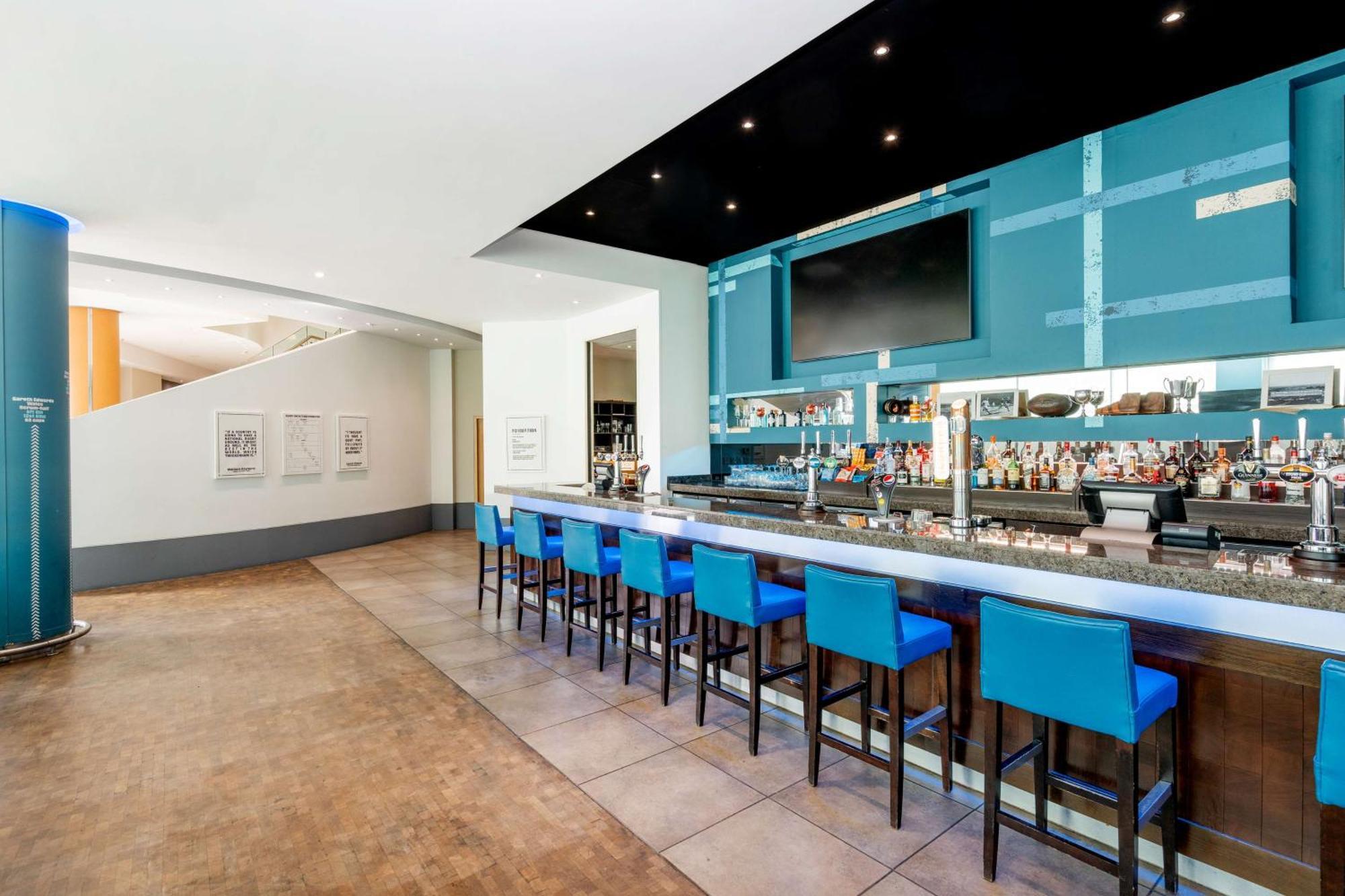London Twickenham Stadium Hotel, A Member Of Radisson Individuals Bagian luar foto